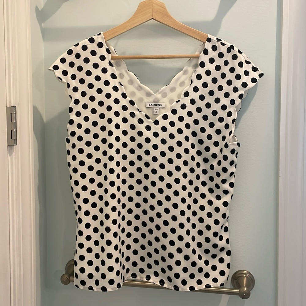Express sleeveless top
